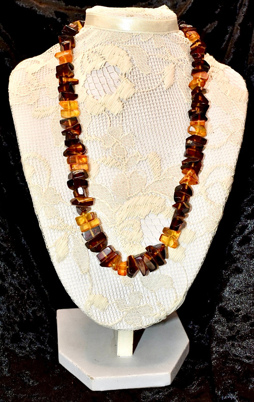 Two Tone Amber Neclace
