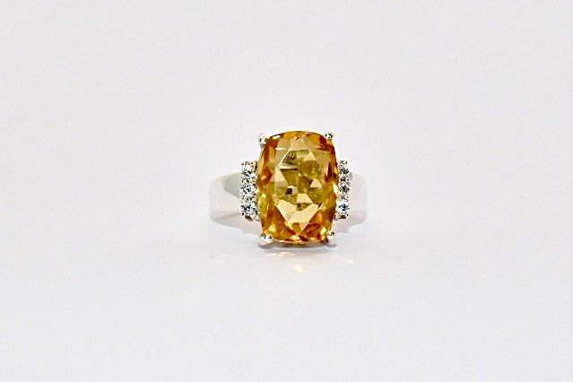 Premium Grade natural Citrine ring with a bright and sunny colour, set in 925 silver.