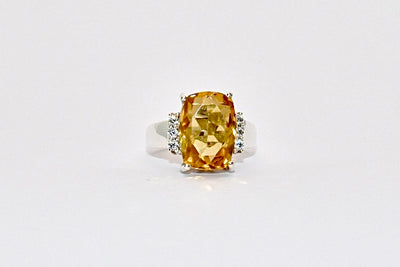 Premium Grade natural Citrine ring with a bright and sunny colour, set in 925 silver.
