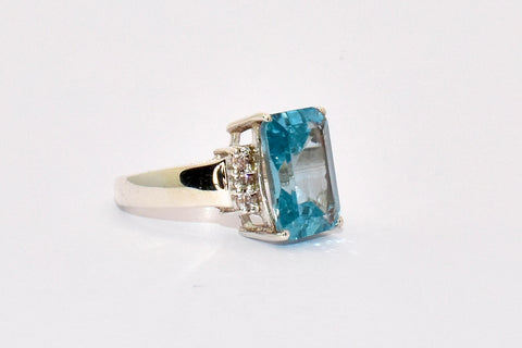Aquamarine Premium Gemstone Oblong Ring