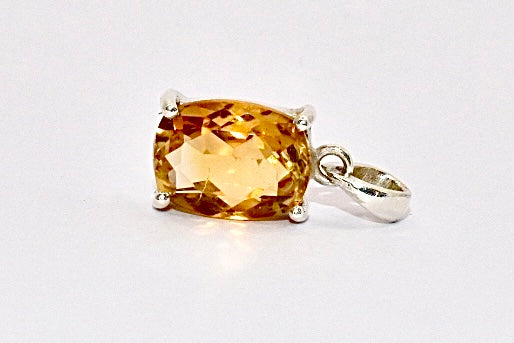 Premium Grade natural Citrine pendant with a bright and sunny colour, set in 925 silver.